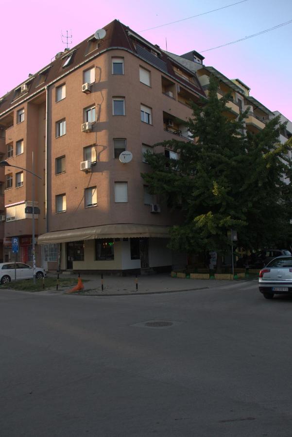 Novi Sad Apartman Tenigo Eksteriør billede