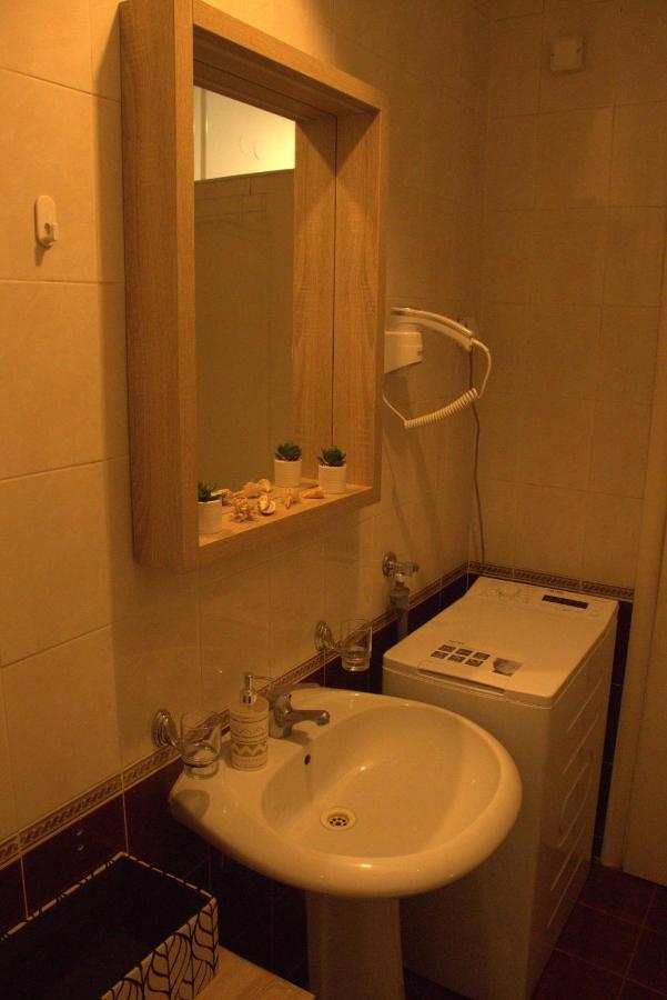 Novi Sad Apartman Tenigo Eksteriør billede