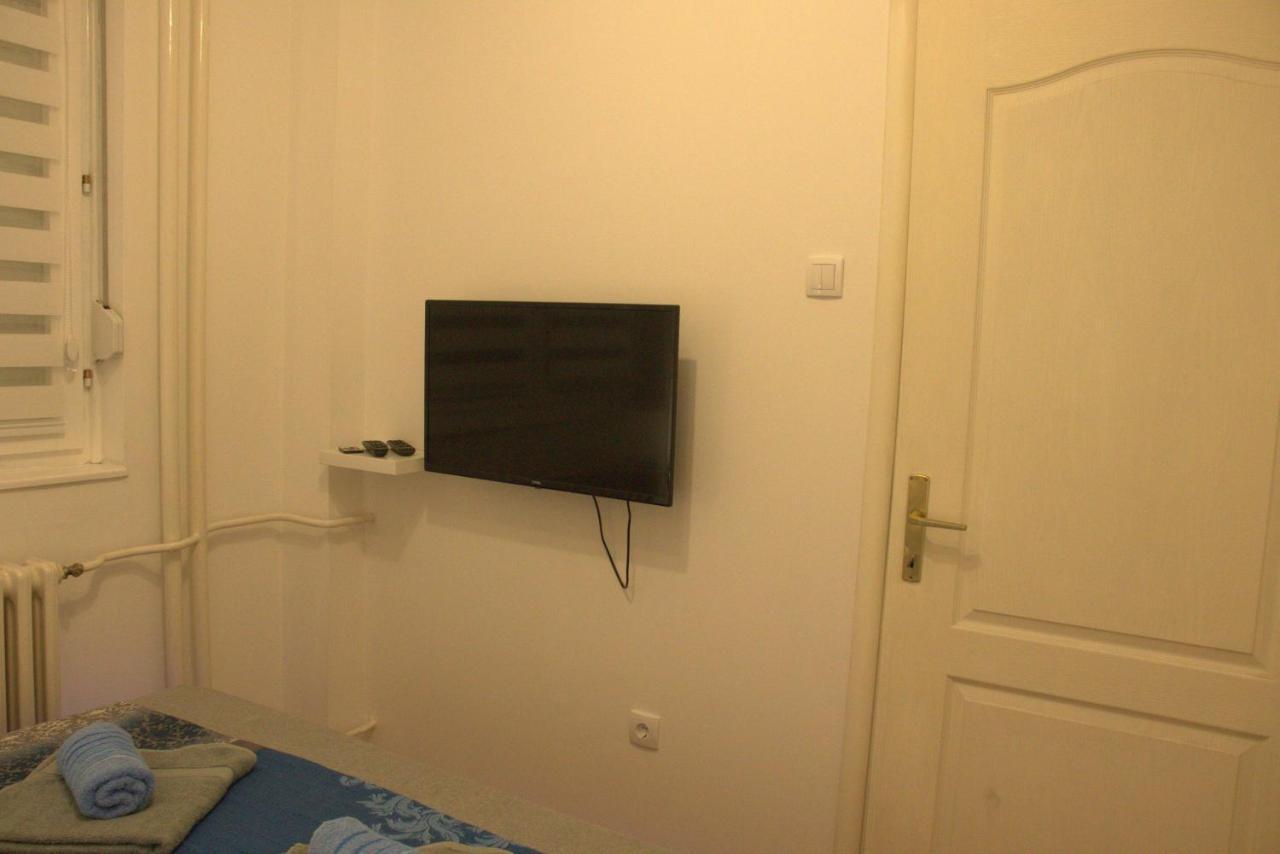 Novi Sad Apartman Tenigo Eksteriør billede